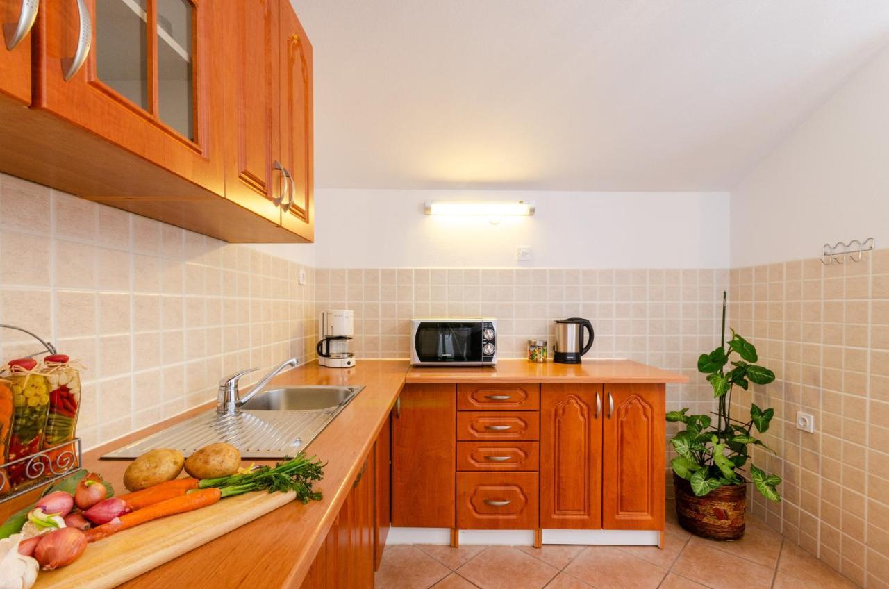 Apartmani Suncica Selce Exterior foto